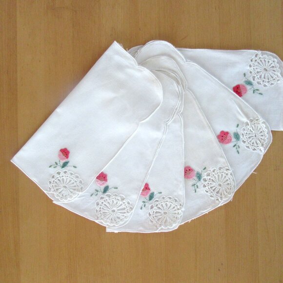 Vintage off white crocheted & hand embroidered luncheon napkins - 10" x 10 1/2" - Picture 2 of 6